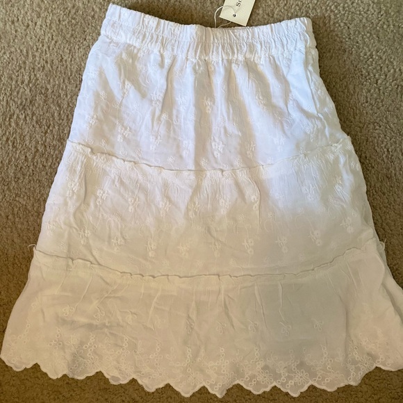 NWT SIM & SAM EYELET TIER MINI SKIRT - Picture 2 of 4
